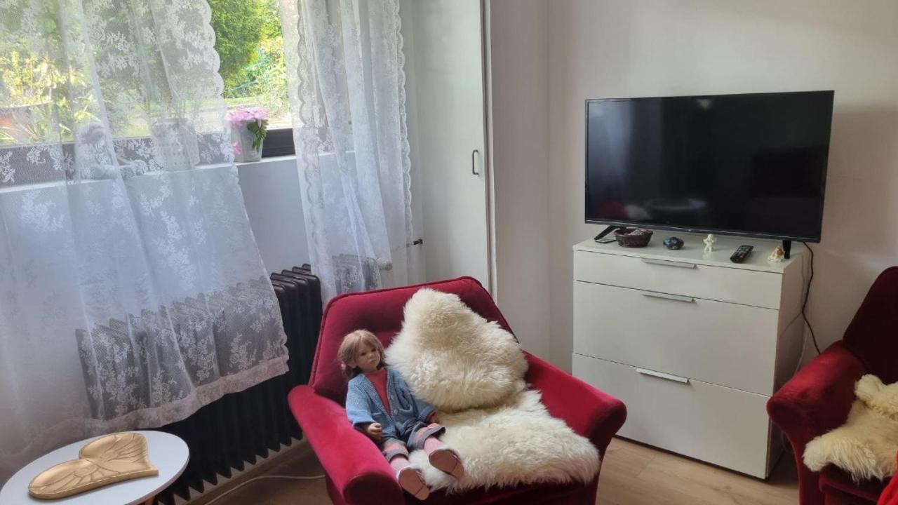 Ferienzimmer Bei Thomas - Gemuetliches Schlaf- Und Wohnzimmer Mit Modernem Bad Ulm Exterior foto